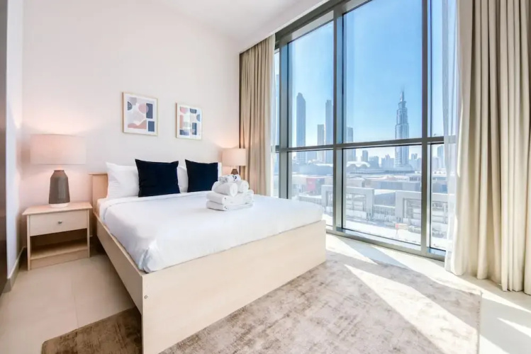 1205 Downtown Views