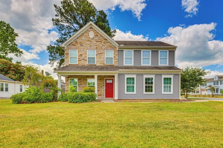 4 Bedrooms Cottage