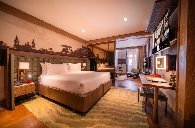 Suite with city view