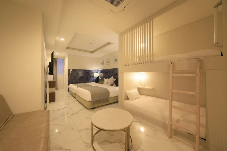 Centurion Hotel Residential Cabin Tower