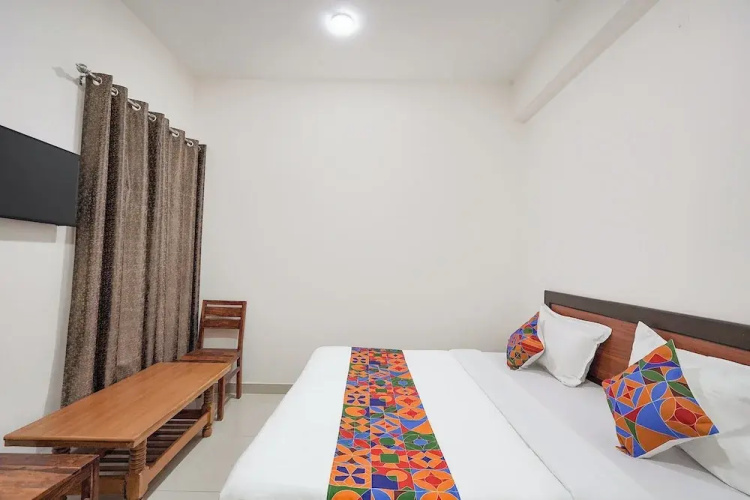 Fabhotel Urban Villa