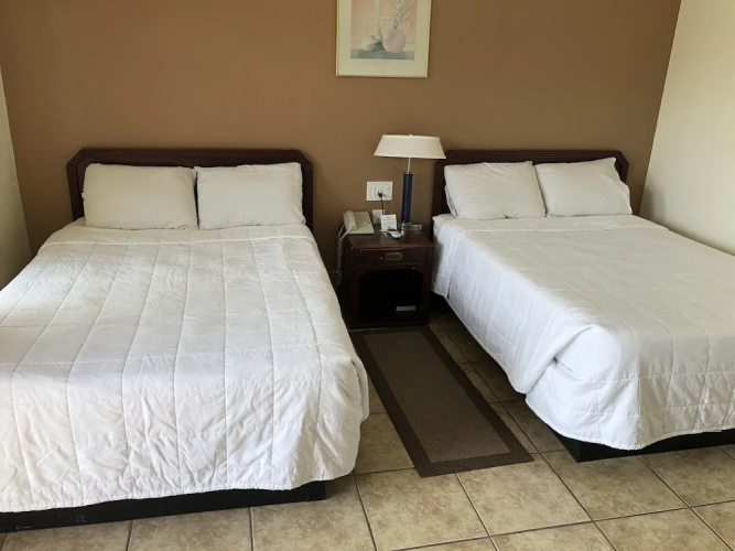 Topper Motel