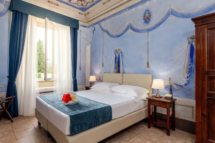 Standard Triple room with garden view