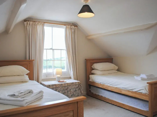7 Glenthorne House