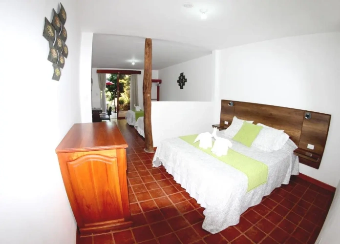 Standard Triple room