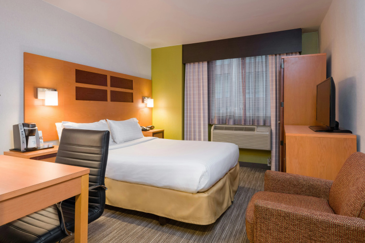 Holiday Inn Express New York City Times Square photo 7