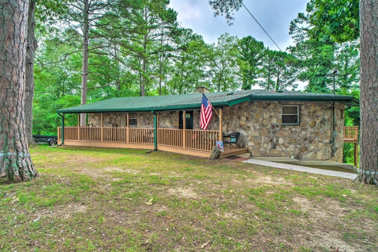 3 Bedrooms Cottage