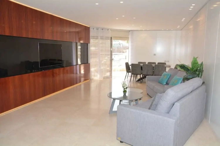 3 Bedrooms Apartment with balcony