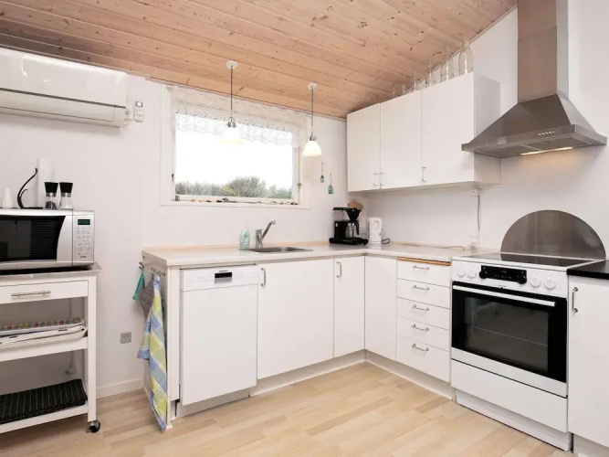 Modernized Seaside Retreat-by Traum
