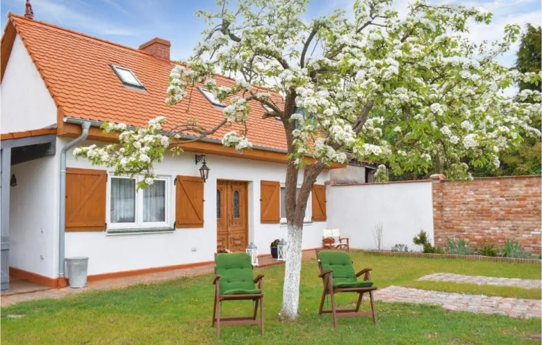 3 Bedrooms Cottage