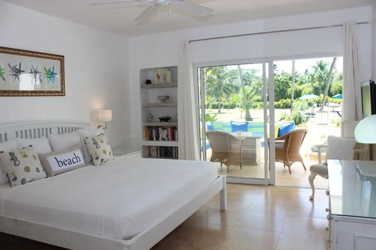 Glitter Bay Suites