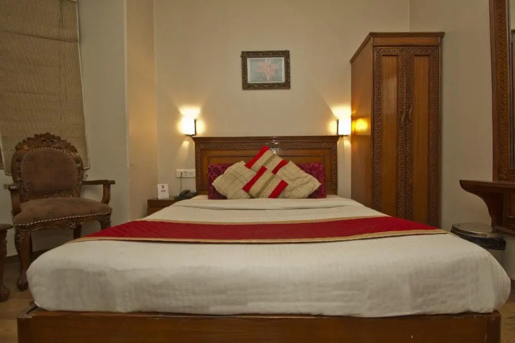 OYO 8599 Wingait Inn