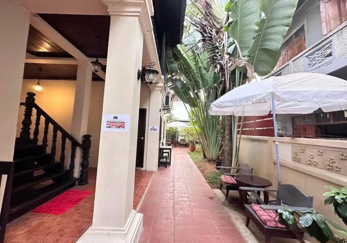 Y Not Lao Villa
