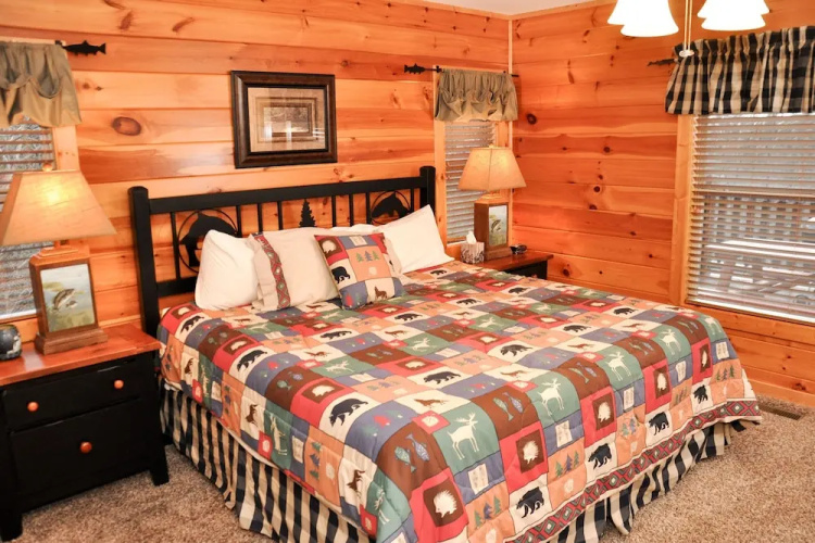 SUNSET POINTE - 5 Br Cabin