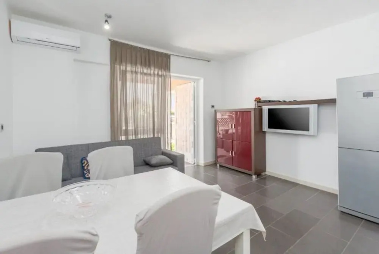 Apartment 167