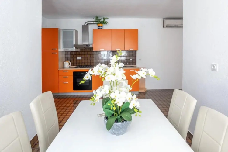 3 Bedrooms Apartment with sea view