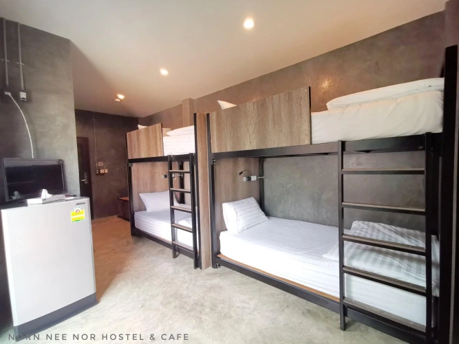 Deluxe Twin room with city view
