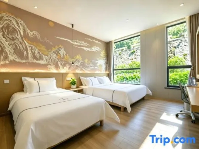 Deluxe Triple Family room