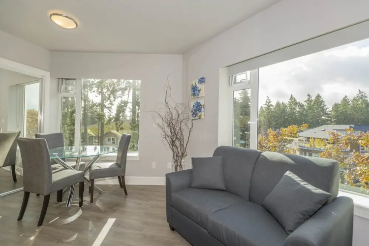 SoLo Suites