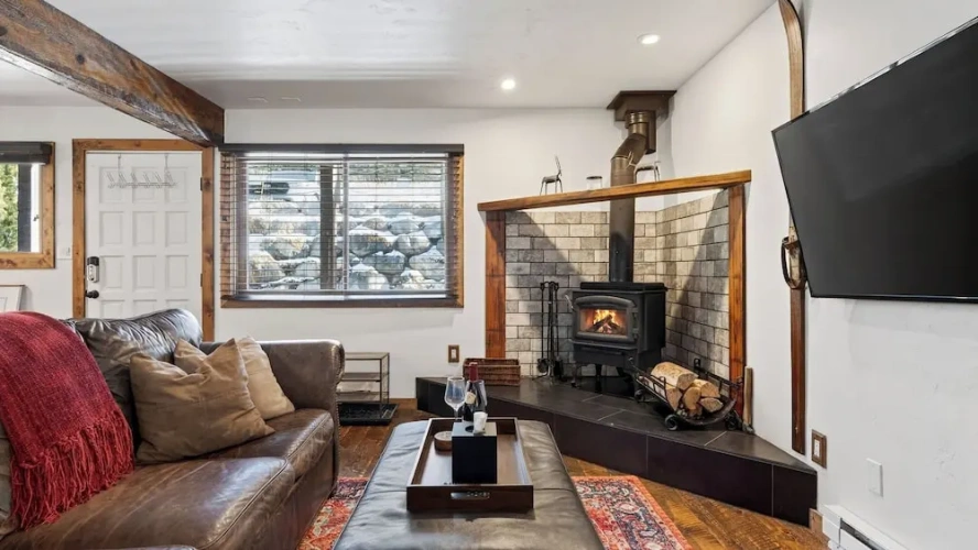 2 Bedrooms Apartment