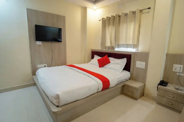 Majestic Hotel and Restro