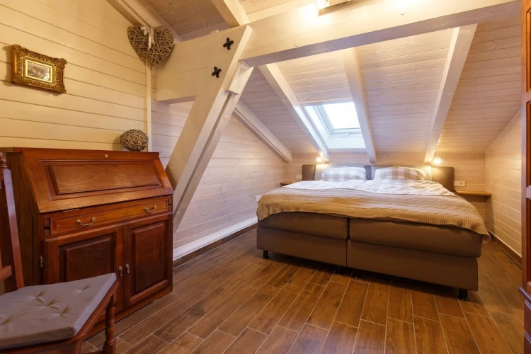 1 Bedroom Apartment with mountain view