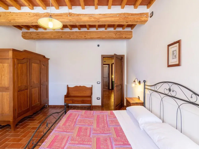 Country House in Marche With Pool & Views