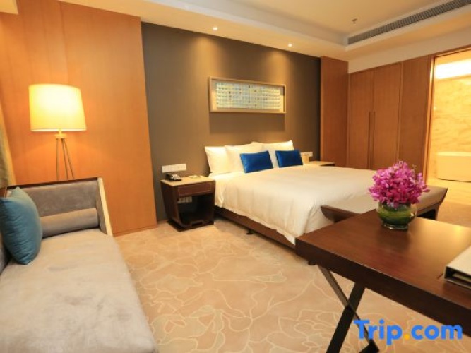Deluxe Quadruple Suite