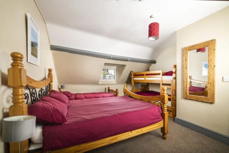 Standard room with mountain view