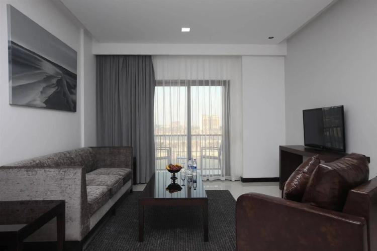 Golden Tulip Al Khobar Suites