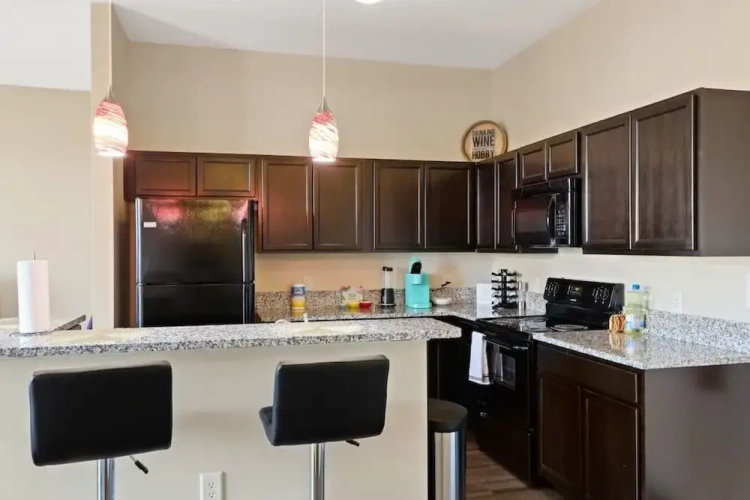 3 Bedrooms Apartment