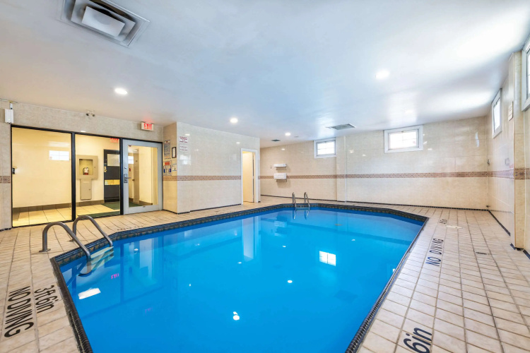 Quality Inn Downtown Inner Harbour photo 16