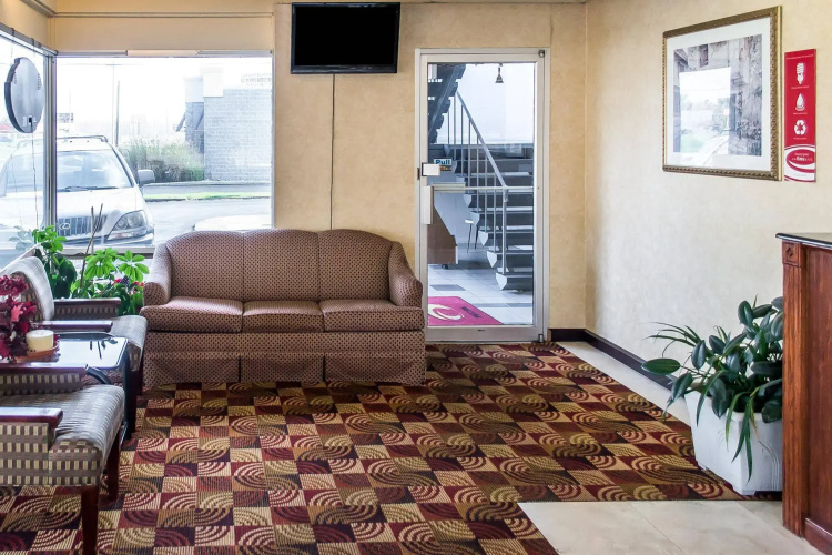 Economy Inn & Suites