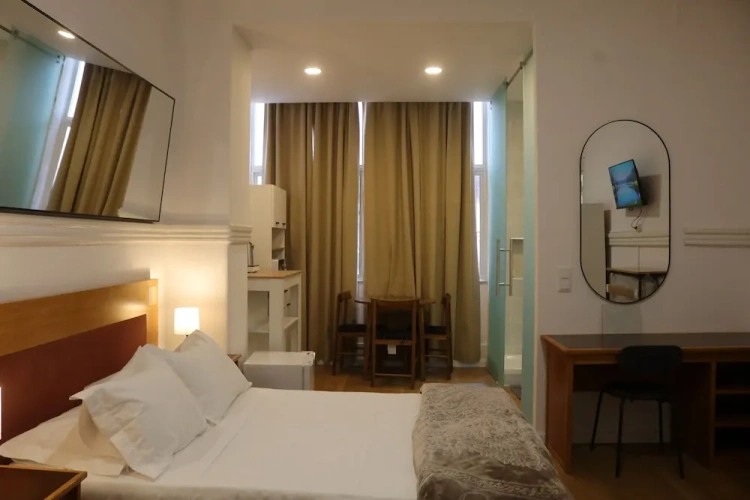 Deluxe Suite