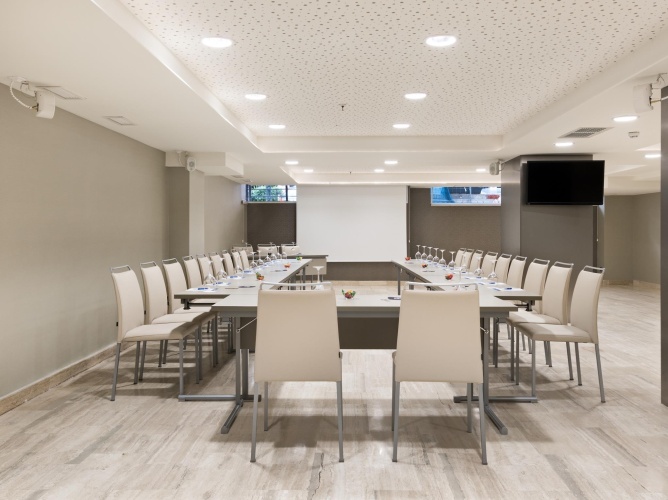 NH Madrid Zurbano photo 37