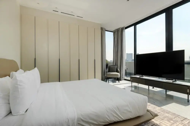 w Prestigious 3BR w Terrace in Polanco