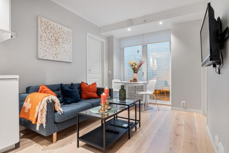 2 Bedrooms Apartment