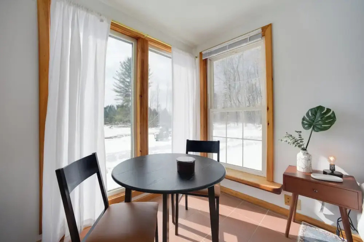 Cozy Studio on Secluded 55 Acres w/ Fire Pit!