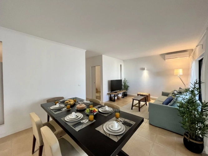 3 Bedrooms Apartment