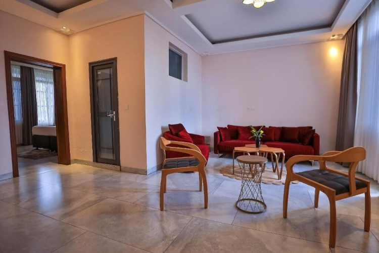 Homefree Hotel by signature