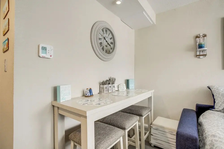 Wildwood Crest Condo w/ Pool & Beach Access!
