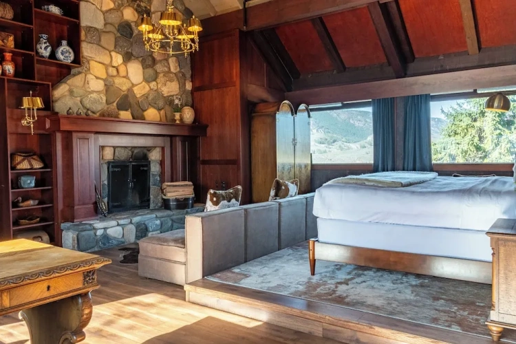 Luxury Suite
