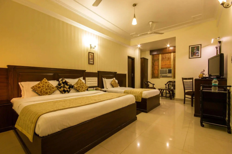 Hotel Grand Park Inn