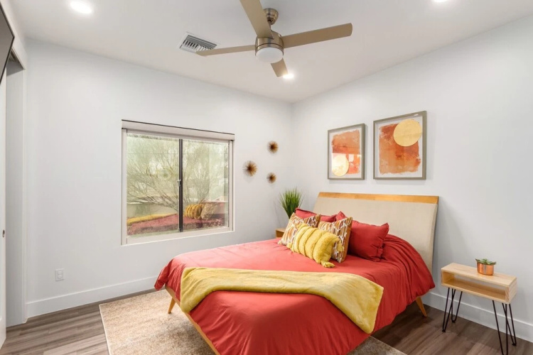 33rd Modern Phoenix 4 Bedroom Home by Redawning