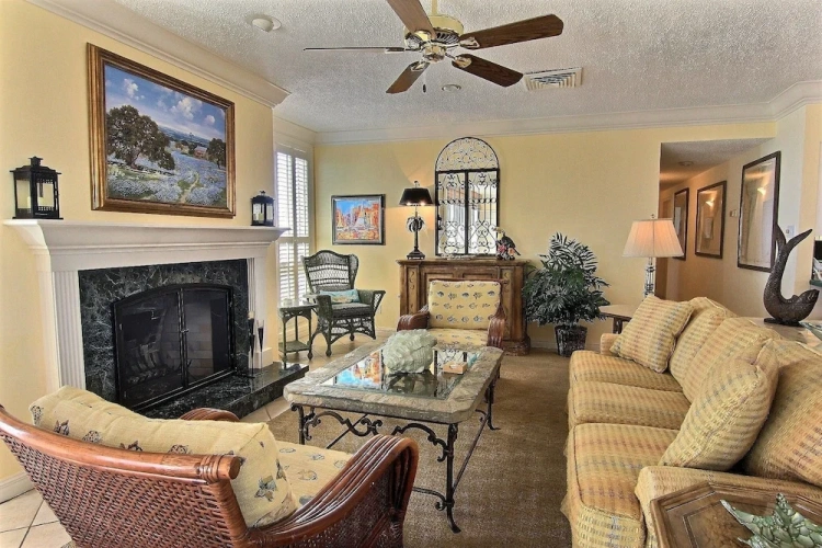 4 Bedrooms Cottage