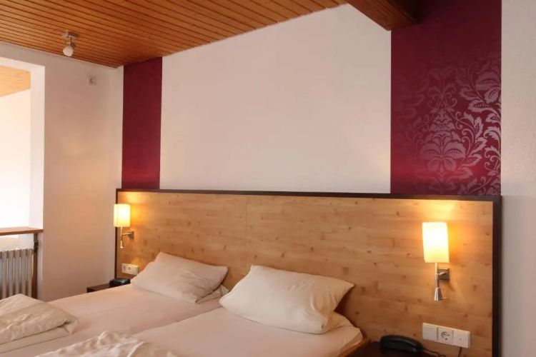 Hotel Löwen by Mastiff