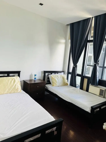 2 bedroom with 2 Balconies Skyline View