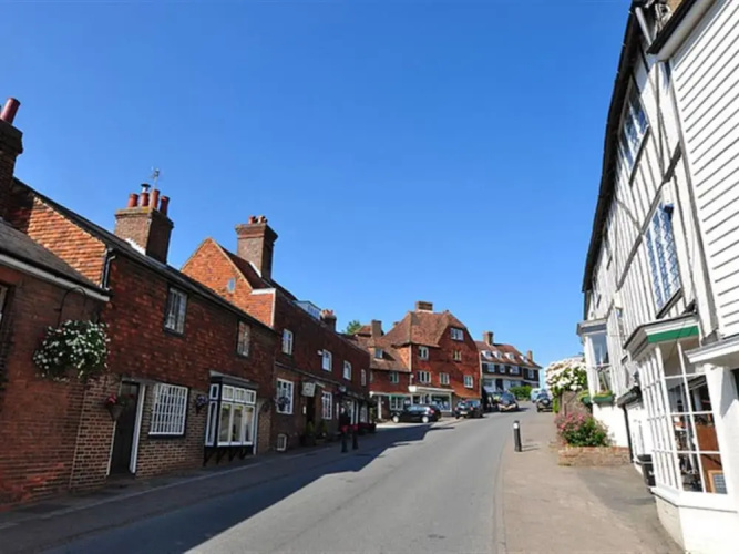 Rustic Holiday Home in Goudhurst Kent with Private Parking