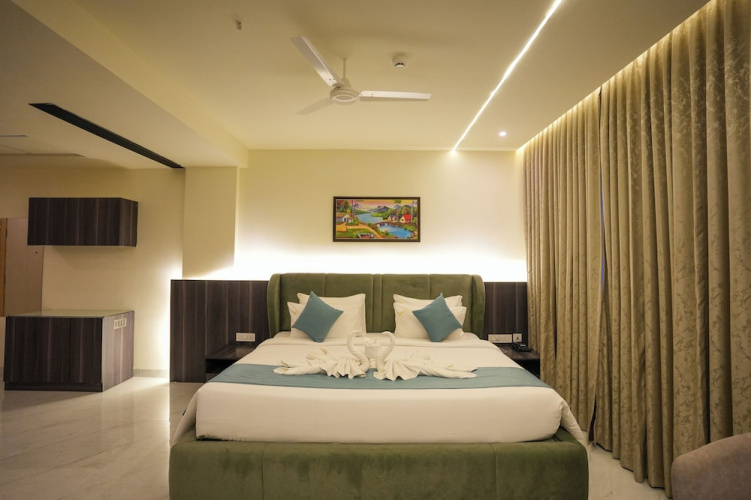 Town Square Suites