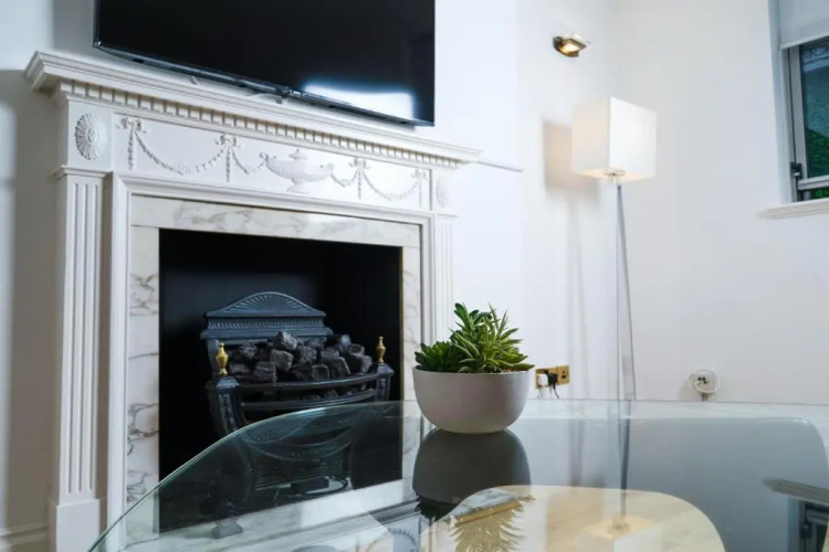 Stay In Bond Street